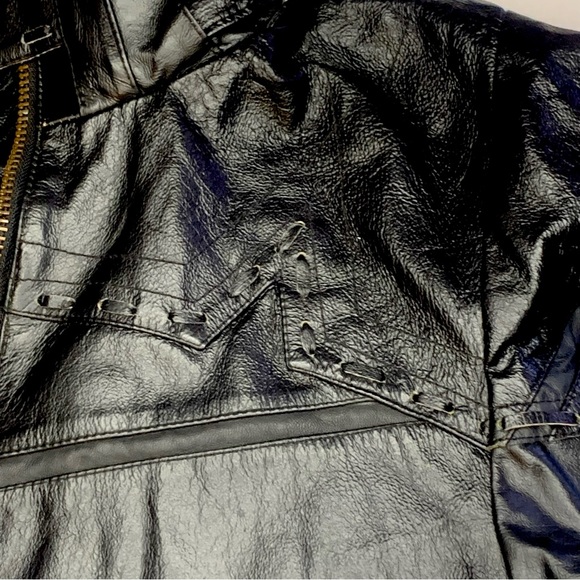 Quicksilver Leather Snowboard/Ski Mens Jacket. Size M. Faux fur hood, zip front - Picture 12 of 16